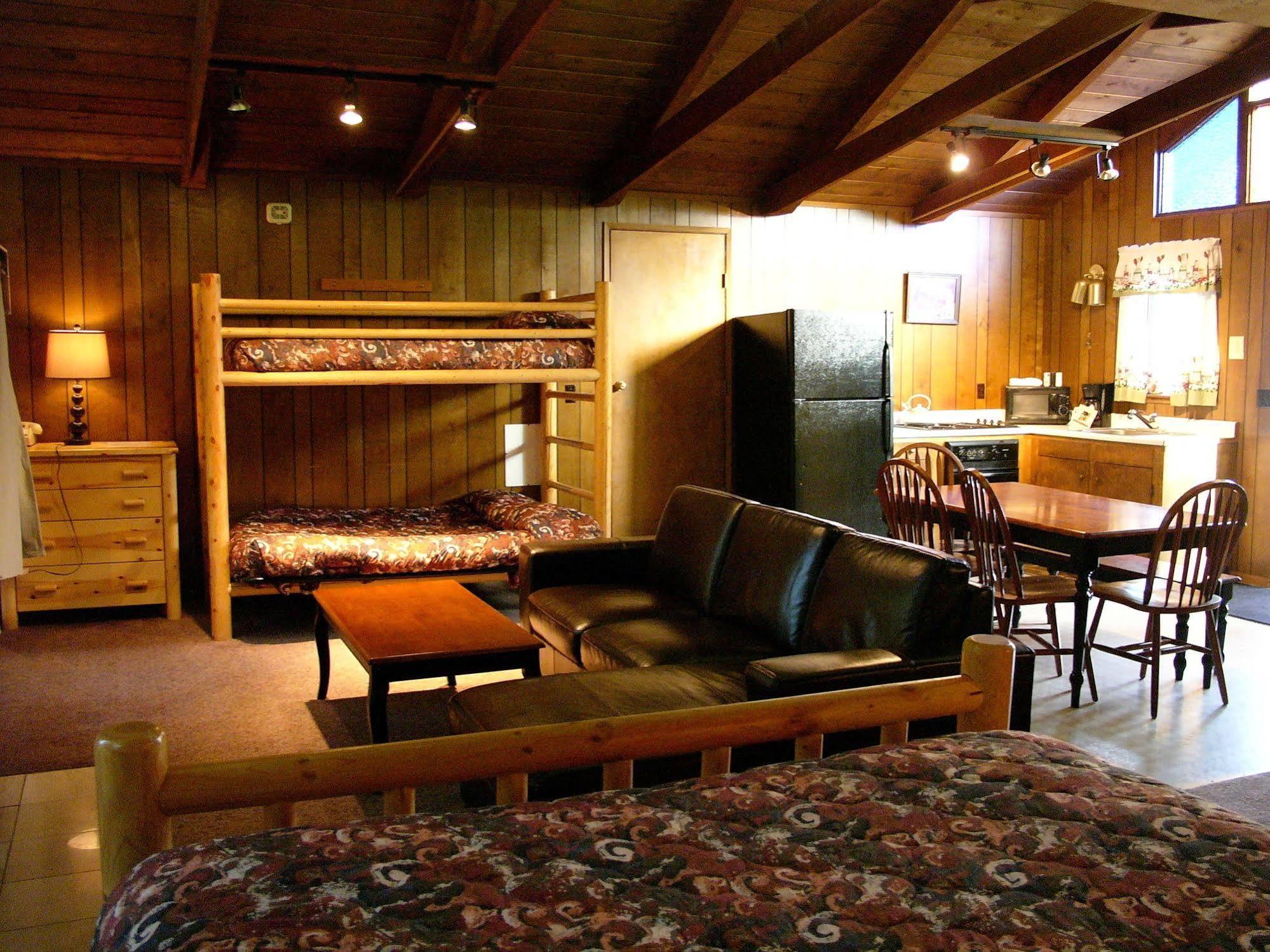 Mountain View Lodge - No Pets Allowed Packwood Exterior photo