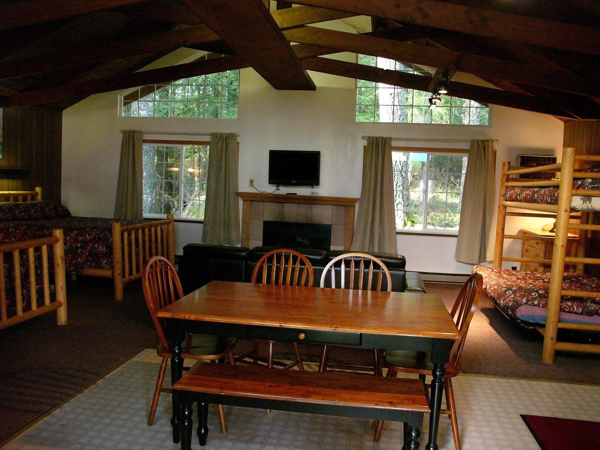 Mountain View Lodge - No Pets Allowed Packwood Exterior photo
